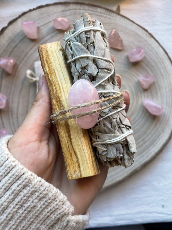 Pack Amor: Ramito de Sahumo de Salvia Blanca + Palo Santo + Cuarzo rosa